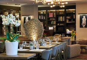 Breakfast, lunch, dinner served; international cuisine, garden views