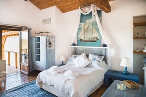 Deluxe tweepersoonskamer, uitzicht op tuin | Lakens van Egyptisch katoen, luxe beddengoed, pillowtop-bedden