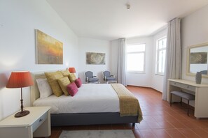 Desk, soundproofing, free WiFi, bed sheets - Santa Clara Country Hotel (Odemira)