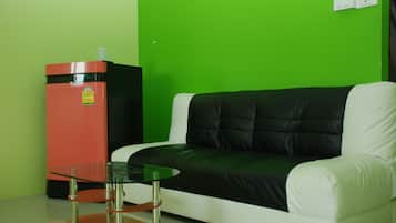 32-inch LCD TV with digital channels, TV