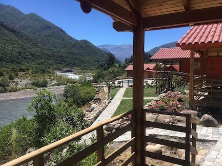 Terrace/patio. Los Quenes River Lodge