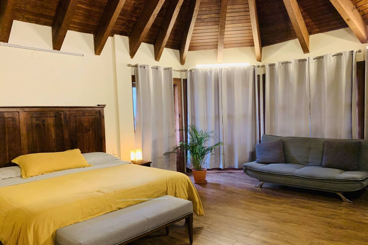 Habitación Doble | 7 bedrooms, soundproofing, iron/ironing board, bed sheets