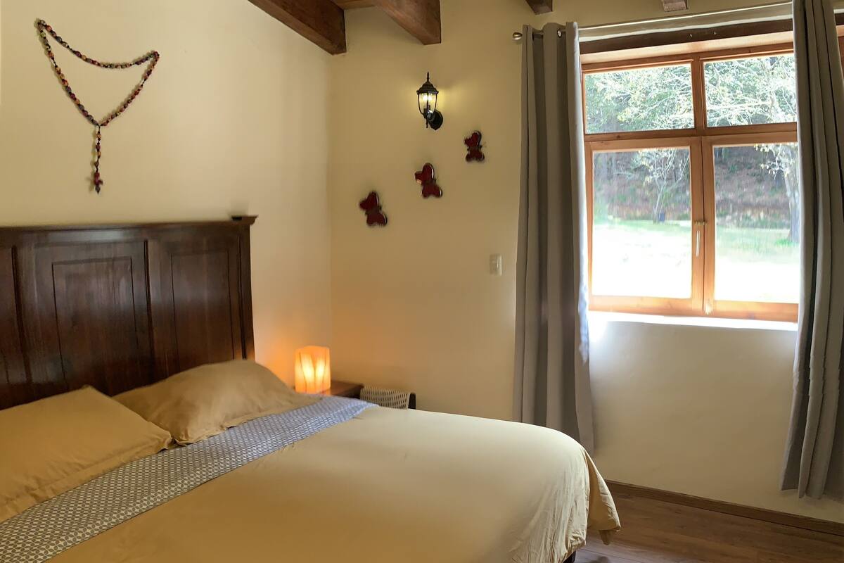 Business Room | 7 bedrooms, soundproofing, iron/ironing board, bed sheets