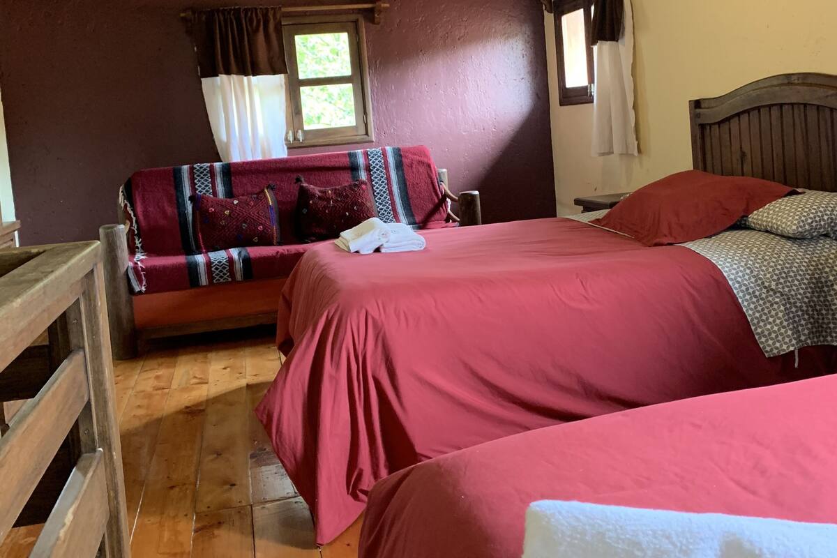 Bungalow Planta Alta | 7 bedrooms, soundproofing, iron/ironing board, bed sheets