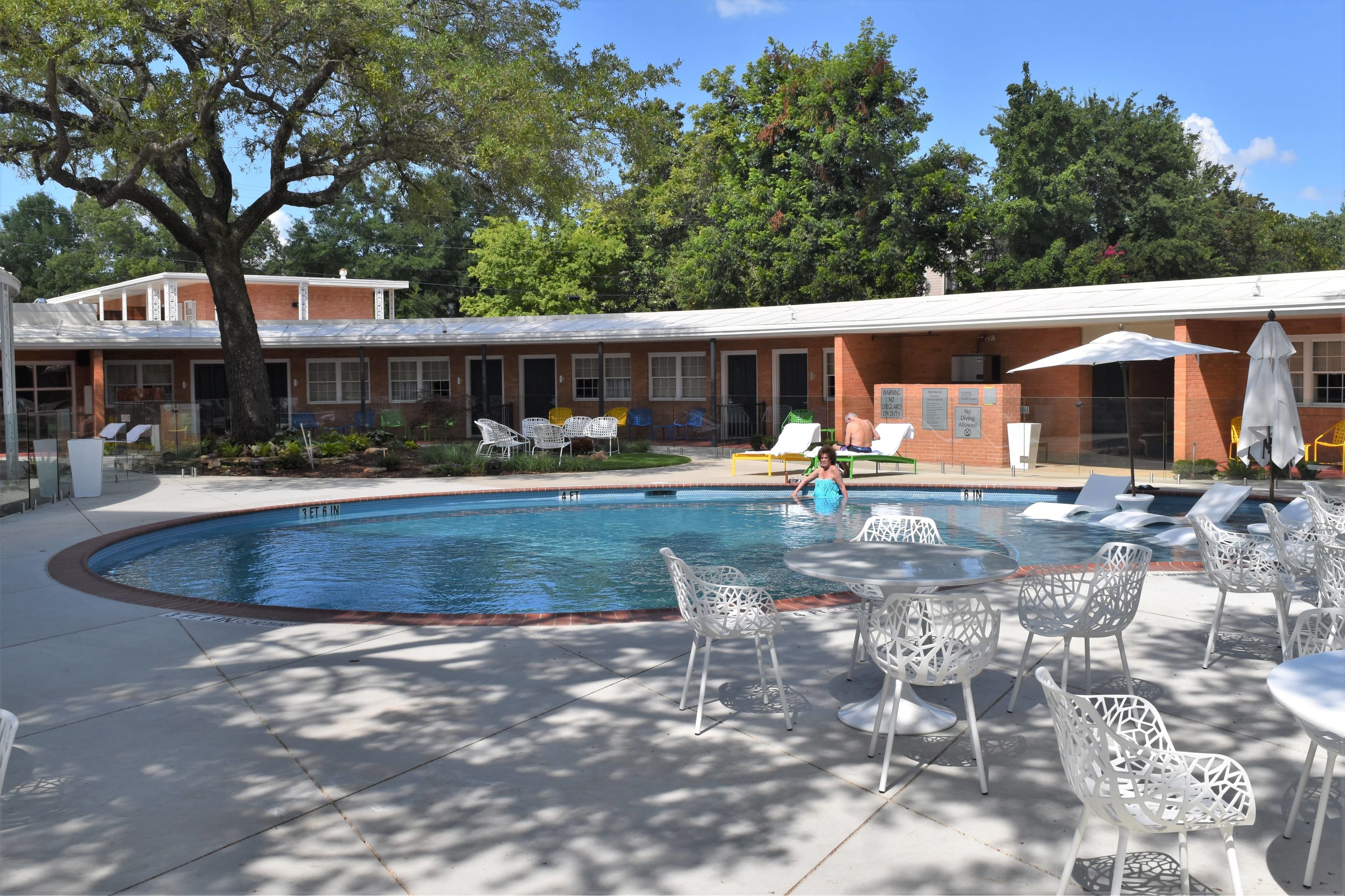 2 outdoor pools, sun loungers