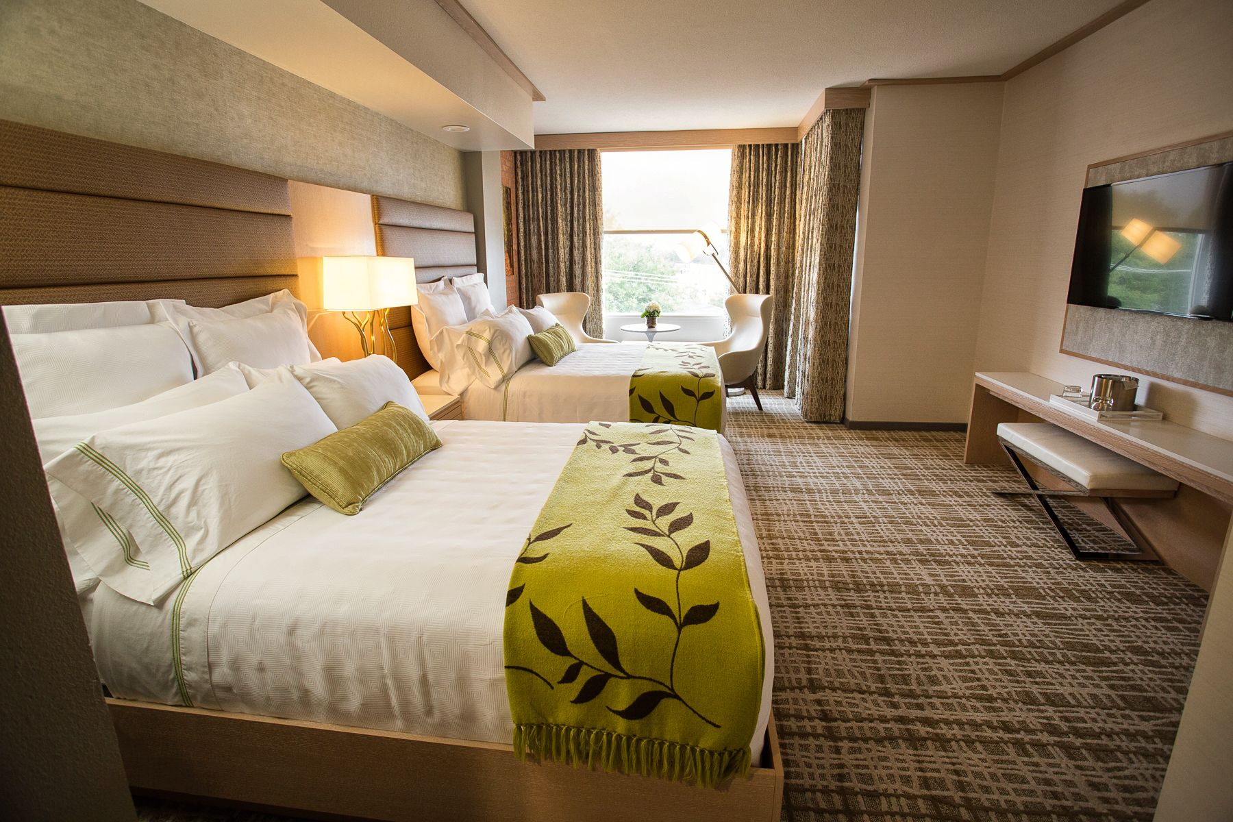 premium bedding, in-room safe, desk, laptop workspace