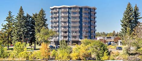 Room, 2 Queen Beds, Accessible, Non Smoking (Mobility, Roll-In Shower) | Exterior