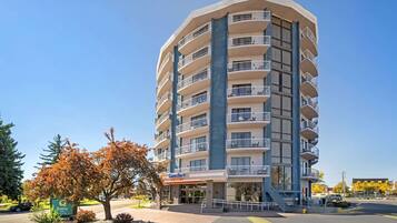 Room, 2 Queen Beds, Accessible, Non Smoking (Mobility, Roll-In Shower) | Exterior