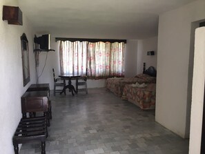 Double Room | Desk, free WiFi