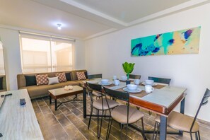 In-room dining - Homfor Viaducto (Mexico City)