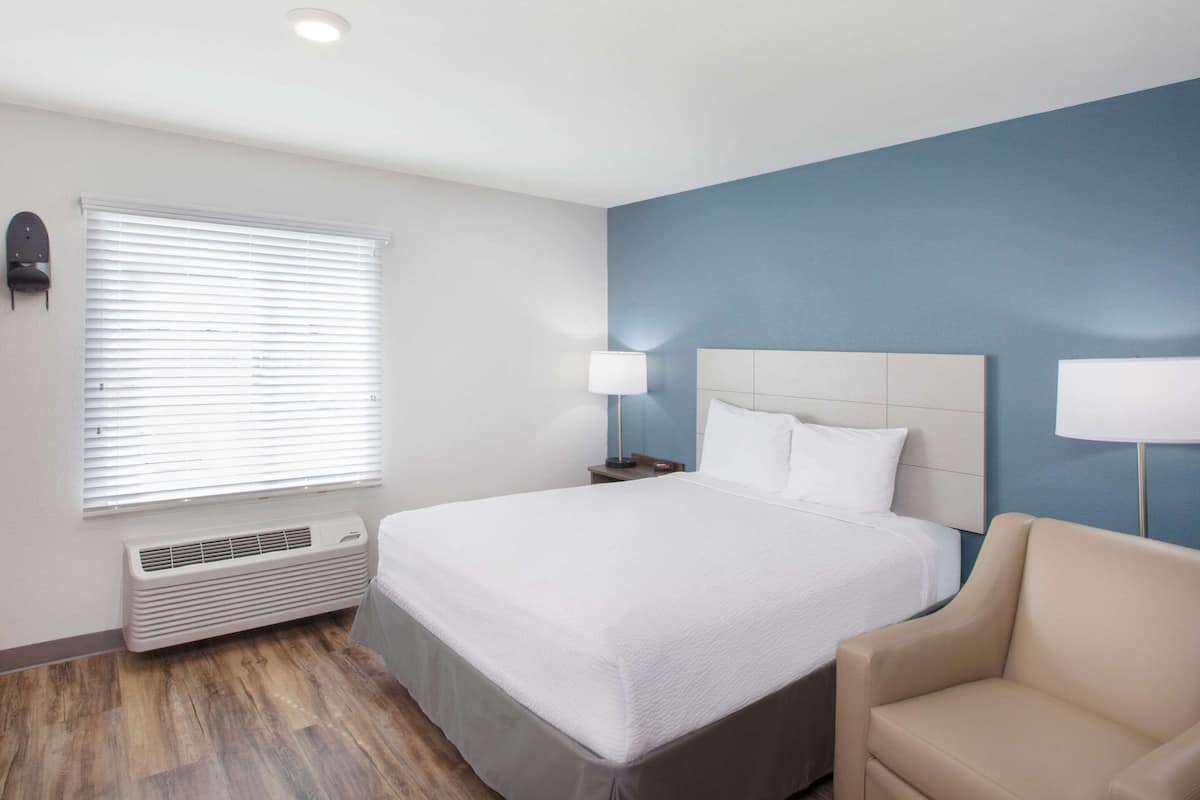 Desk, iron/ironing board, free WiFi, bed sheets