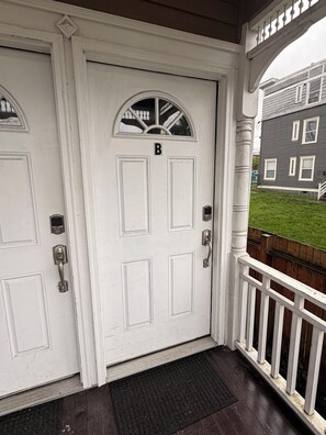 Exterior detail - Elegant Tacoma condo unit in downtown B (Tacoma)