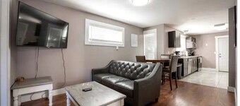 Elegant Downtown Tacoma Home Unit B