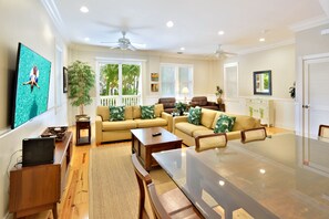 Smart-tv, dvd-afspiller, bøger