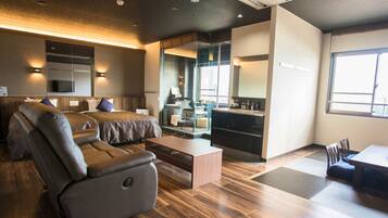 Premium bedding, down duvets, in-room safe, desk