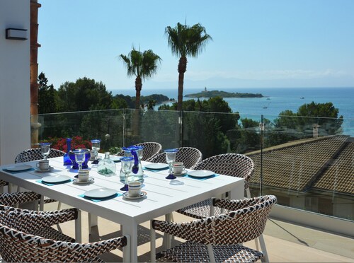 Exclusive house. Amazing views ,close to beach & golf,  Priv pool, Chillout, bbq