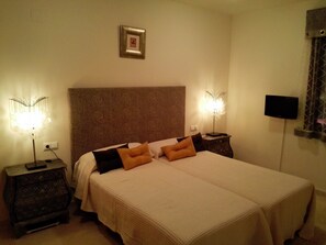 2 dormitorios, escritorio, tabla de planchar con plancha y wifi gratis