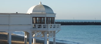 Luxurious Apartment - FREE WIFI & GARAGE - LIFT- In The Heart Of Cadiz Old Town