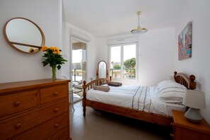 2 chambres, fer et planche à repasser, lit parapluie, Wi-Fi gratuit