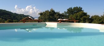 Villa Umbria - a peaceful oasis surrounded by vineyards in the Todi - Orvieto area