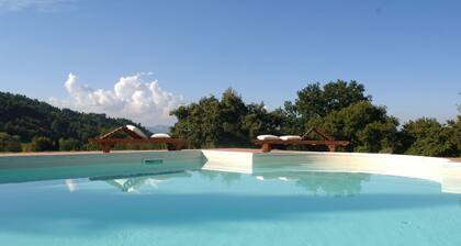 Villa Umbria - un oasis de paz rodeado de viñedos en el área de Todi y Orvieto