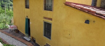 farmhouse on the hills of Lucca