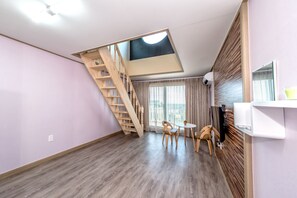 Duplex, Ocean View | Free WiFi