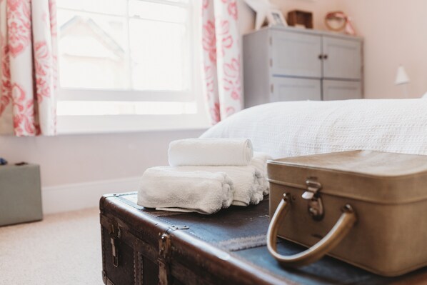 2 chambres, fer et planche à repasser, lit parapluie, Wi-Fi gratuit