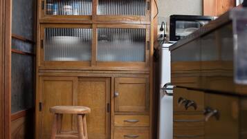 Three Bedroom Holiday Home | Private kitchenette | Fridge, microwave, cookware/dishes/utensils