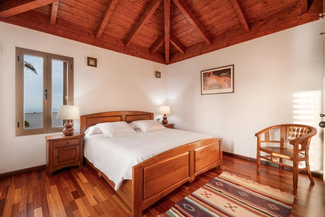 3 slaapkamers, een bureau, een strijkplank/strijkijzer, gratis wifi