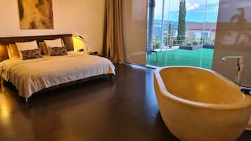 5 bedrooms, in-room safe, iron/ironing board, travel cot