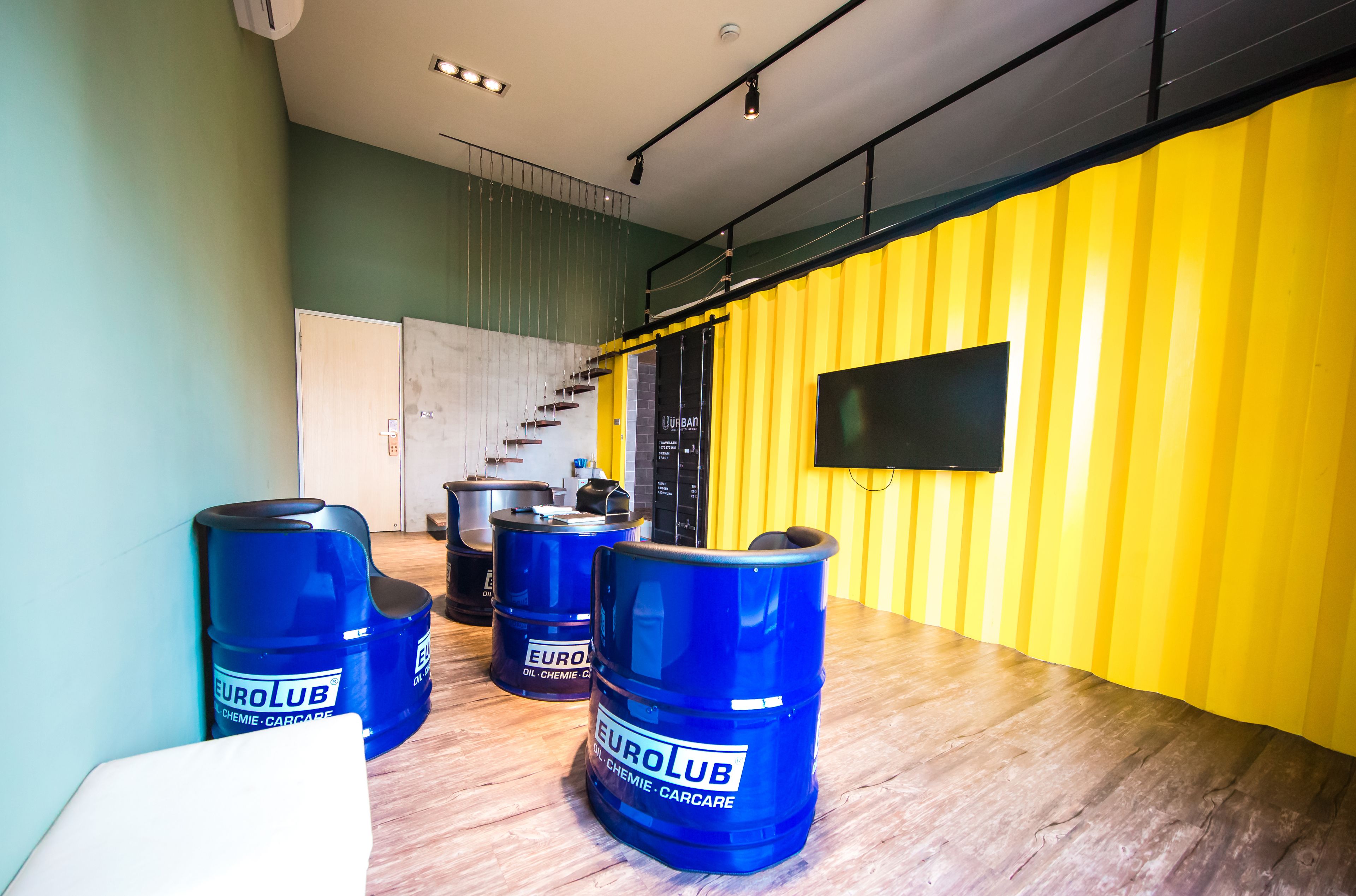 Habitación cuádruple Gallery (Container) | Decoración individual, mobiliario individual, cortinas opacas