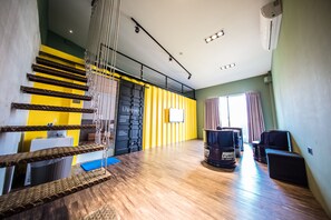 Gallery Quadruple Room (Container)