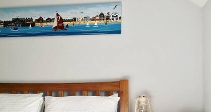 Two Bedroom Apartment - The Seaview Snug