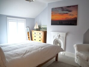 1 bedroom, iron/ironing board, free WiFi, bed sheets - Two Bedroom Apartment - The Seaview Snug (Whitstable)