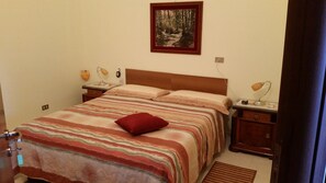 3 Schlafzimmer, Schreibtisch, Bügeleisen/Bügelbrett, kostenloses WLAN