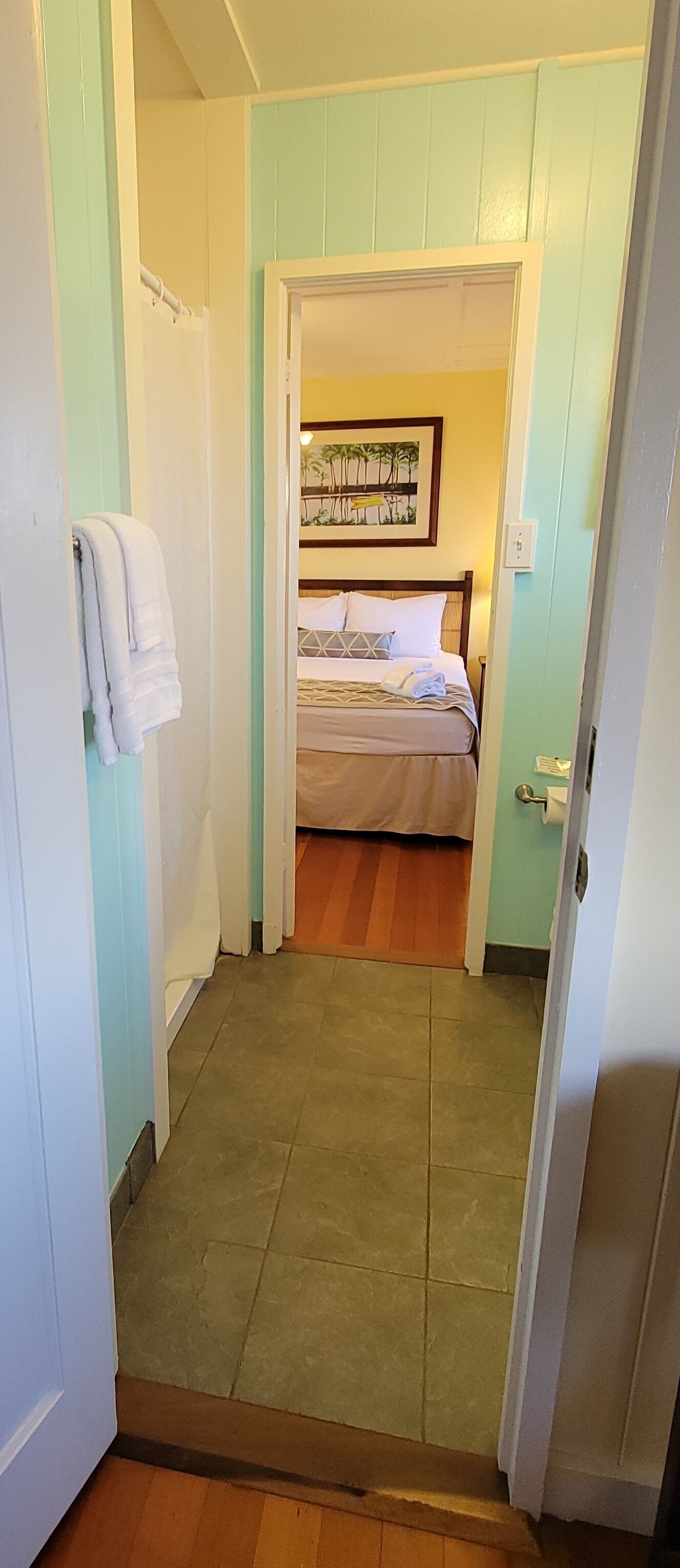 room, 2 bedrooms - 1 queen bed and 2 double bed  | bathroom | shower, free toiletries, hair dryer, towels