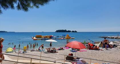 Villa con apartamento dúplex, vistas al mar y wifi en Rovinj-Borik