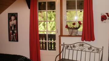 1 chambre, fer et planche à repasser, Wi-Fi gratuit, draps fournis