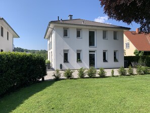 Exterior - Central in the middle of the village and yet on the outskirts. Unique country view (Deggenhausertal)