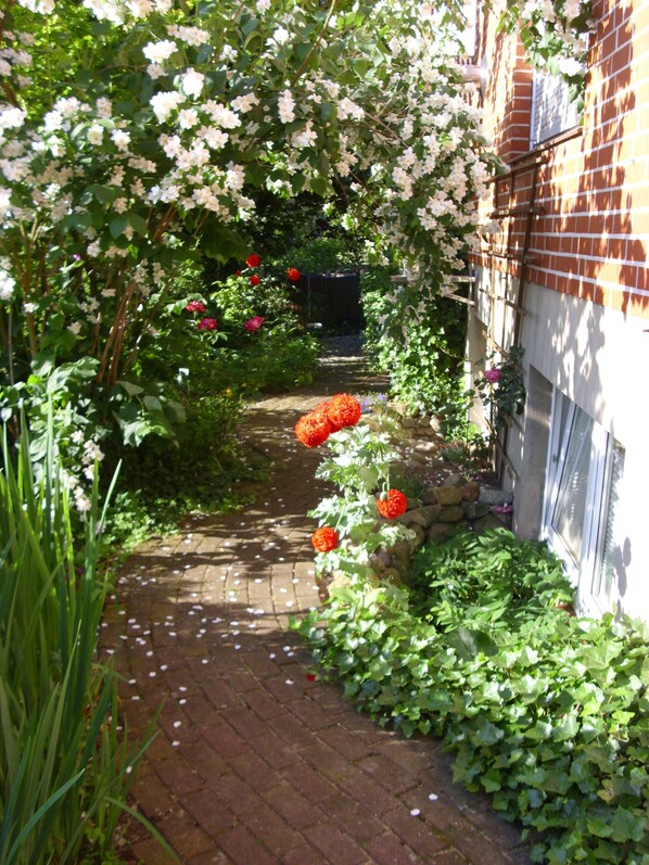 Property grounds - Apartment in the romantic garden<br>Note days of action !!!  (Amelinghausen)