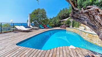 Piscine extérieure, piscine chauffée