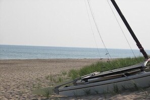 Beach nearby, sun loungers