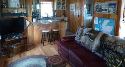 Historic, Romantic, Secluded 1910 Cabin; updated with modern amenities