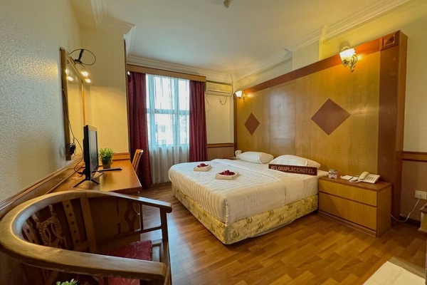 Deluxe Double Room | In-room safe, desk, iron/ironing board, rollaway beds