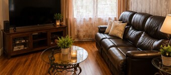 Superbe Maison Équipée Près du Centre Ville de Québec Avec Spa Ouvert à L'année