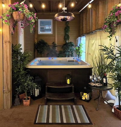 Family Retreat – Hot Tub, Whirlpool, Free Wine, Near Old Quebec & Ski