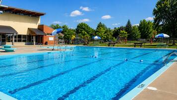 Piscine extérieure, piscine chauffée