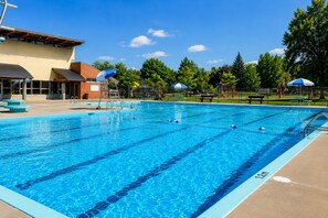 Piscine extérieure, piscine chauffée