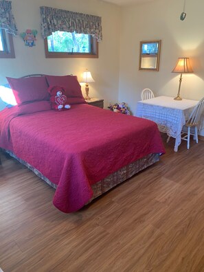 1 habitación, tabla de planchar con plancha, wifi gratis y ropa de cama